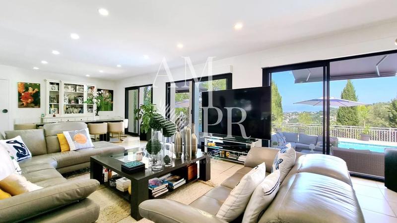 Villa - 380 m² - 8 pièces