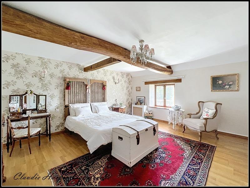 Maison - 288 m² - 8 pièces