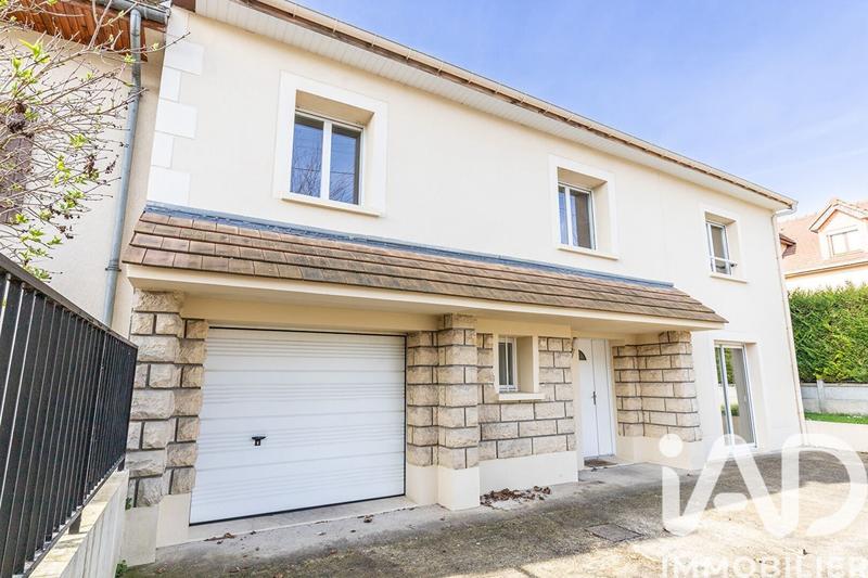 Maison - 199 m² - 7 pièces