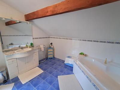 Maison - 160 m² - 8 pièces