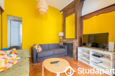 Chambre - 75 m² - 1 pièce