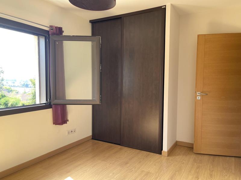 Maison - 204 m² - 5 pièces