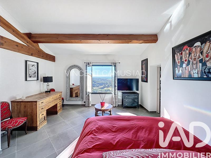 Maison - 270 m² - 7 pièces