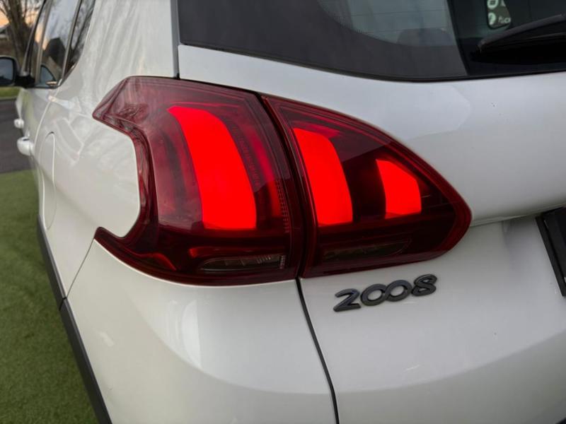 Peugeot 2008 1.2 Puretech 110 s&amp;S Allure
