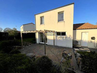 Maison - 88 m² - 5 pièces