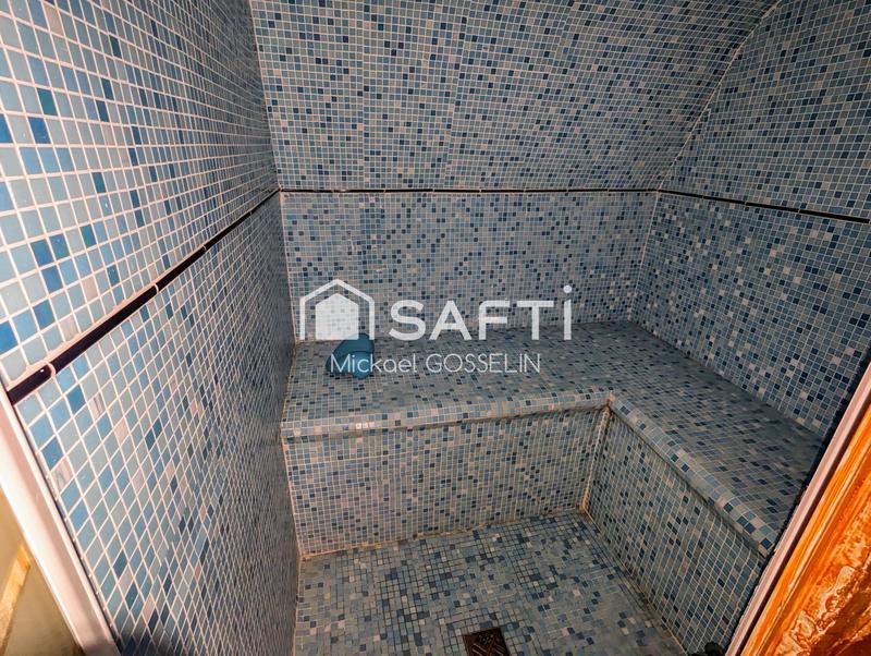 Maison - 300 m² - 9 pièces