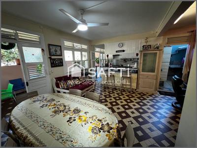 Maison - 98 m² - 8 pièces