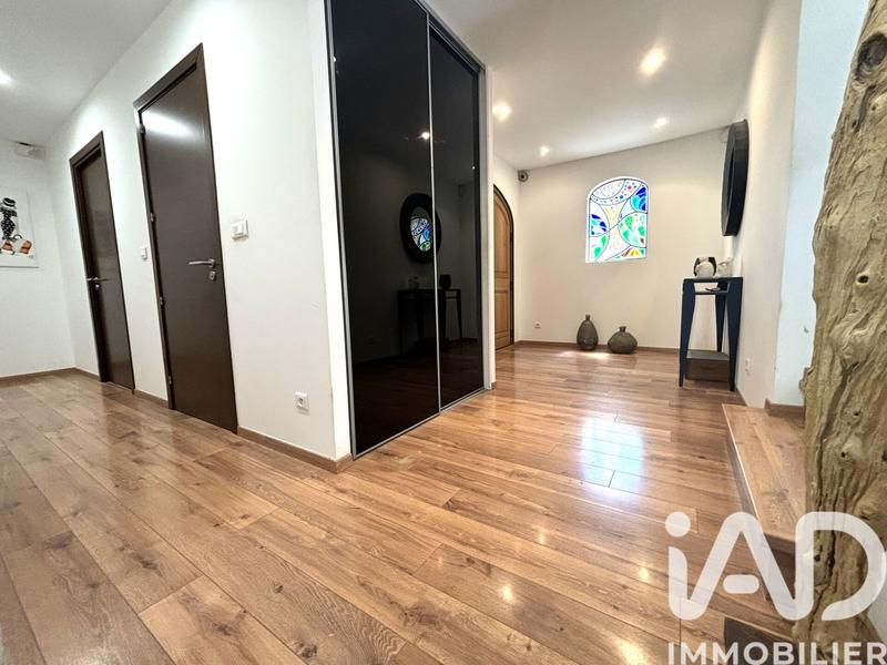 Maison - 200 m² - 7 pièces