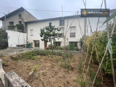 Maison - 205 m² - 8 pièces