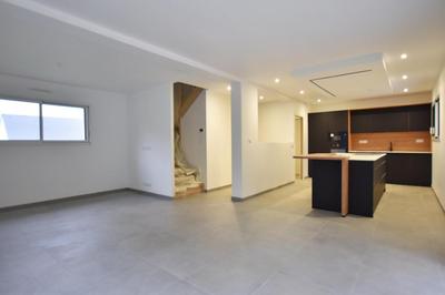 Maison - 102 m² - 4 pièces