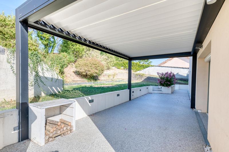 Maison traditionnelle - 217 m² - 11 pièces