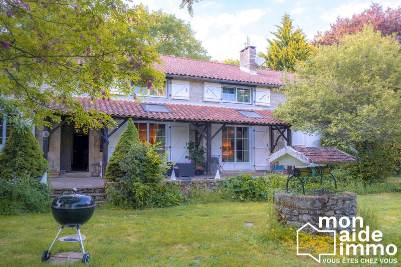 Maison - 340 m² - 15 pièces