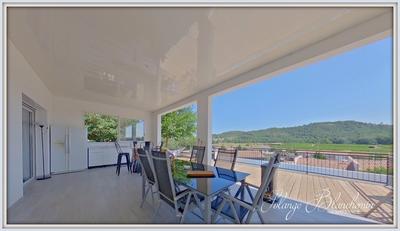 Maison - 170 m² - 8 pièces