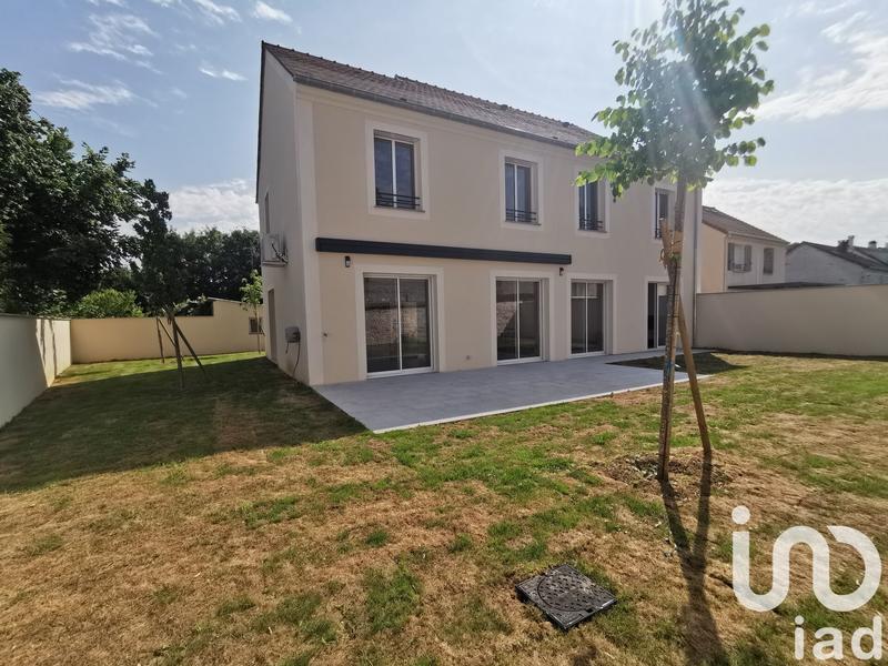 Maison - 225 m² - 9 pièces