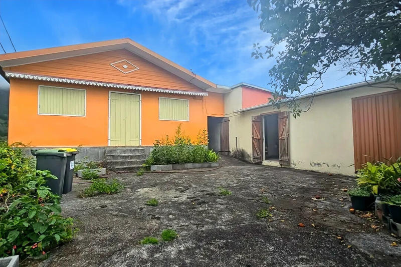 Maison - 182 m² - 8 pièces