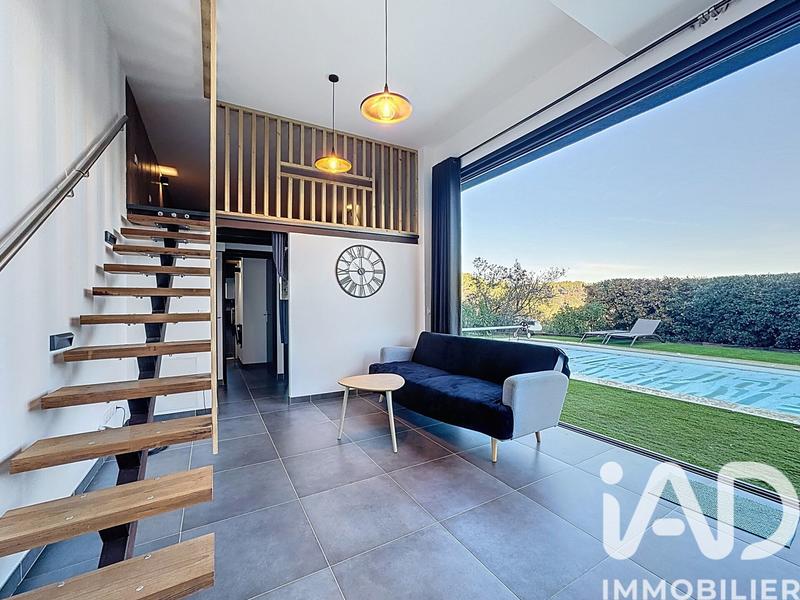 Maison - 207 m² - 8 pièces