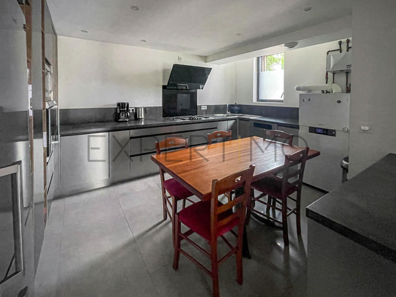 Maison - 140 m² - 5 pièces