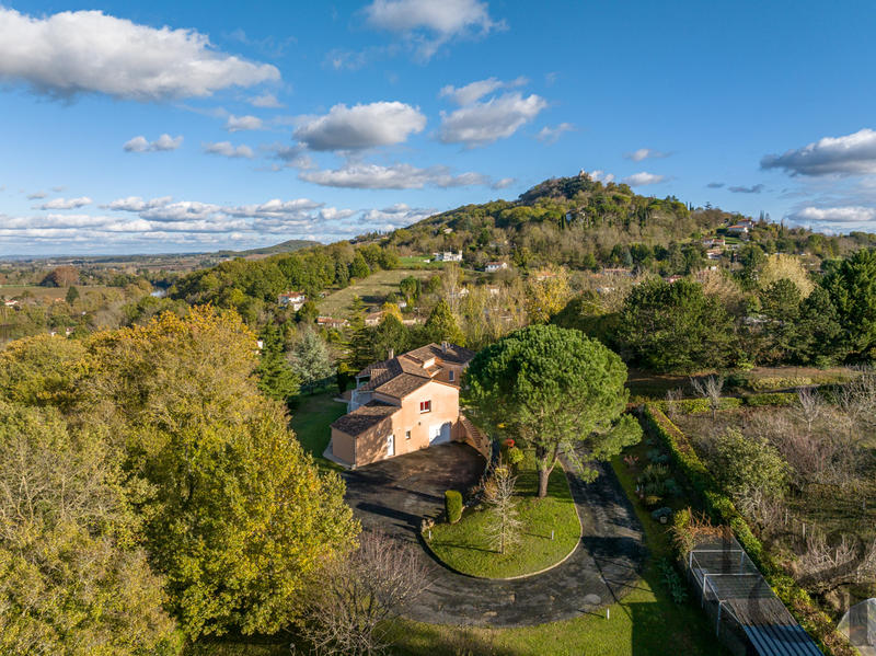 Maison - 174 m² - 6 pièces