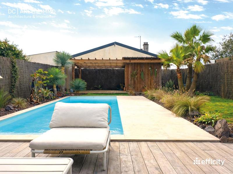 Maison - 223 m² - 7 pièces