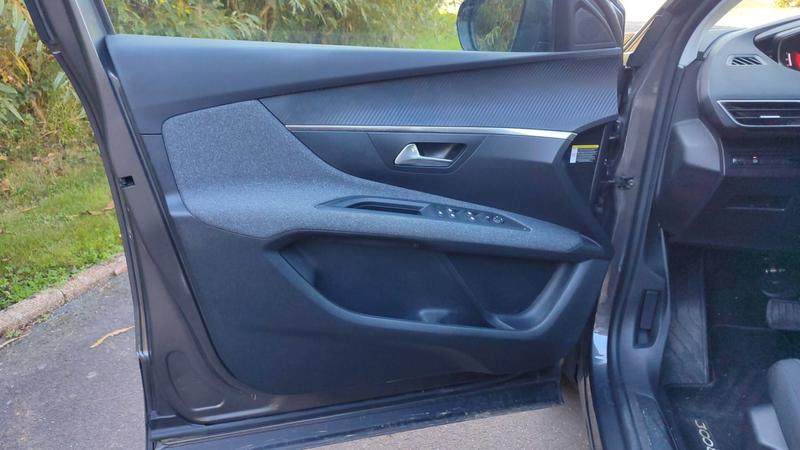 Peugeot 3008 1.5 BlueHDi 130 Eat8 Active Pack - Première main