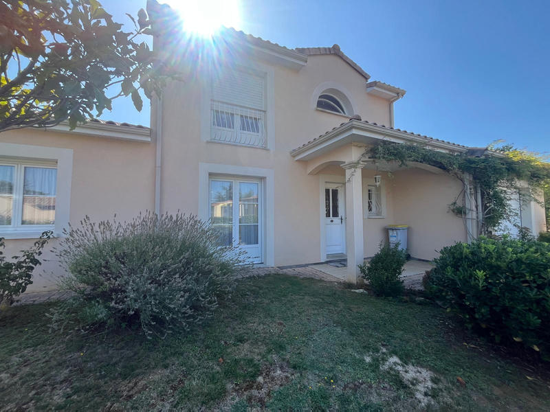 Maison - 145 m² - 6 pièces