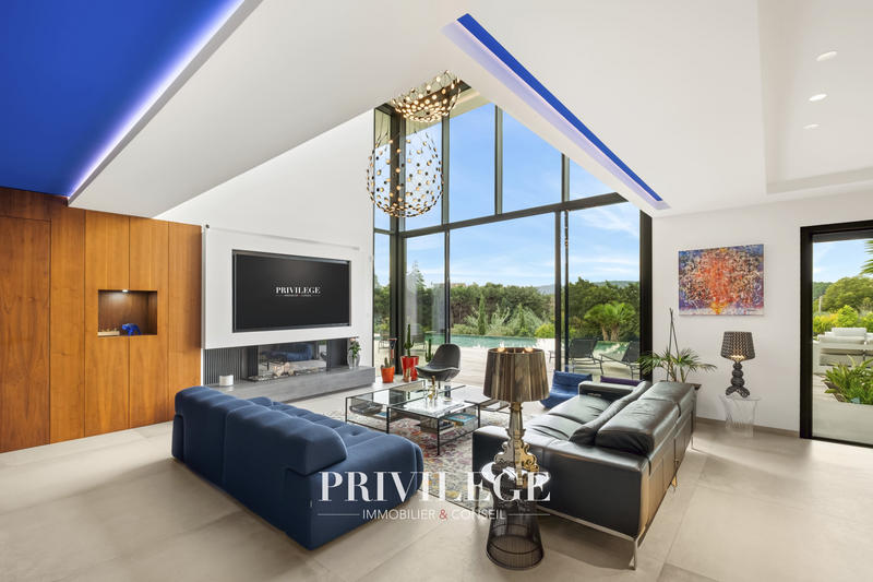 Villa - 340 m² - 8 pièces