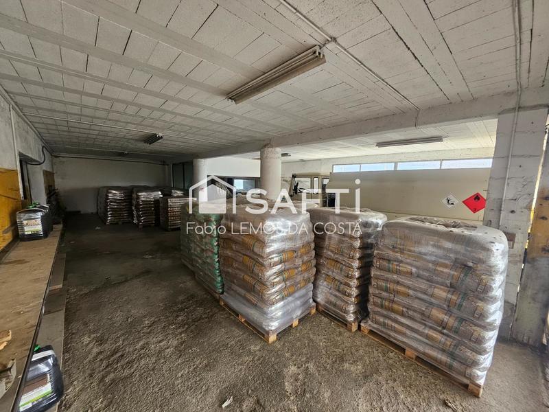 Local commercial - 135 m² - 10 pièces