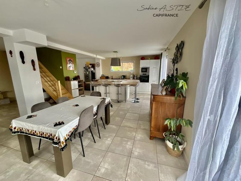 Maison - 144 m² - 6 pièces