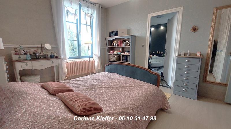 Maison - 284 m² - 10 pièces