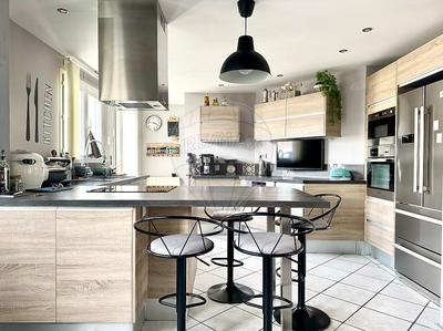 Villa - 216 m² - 8 pièces