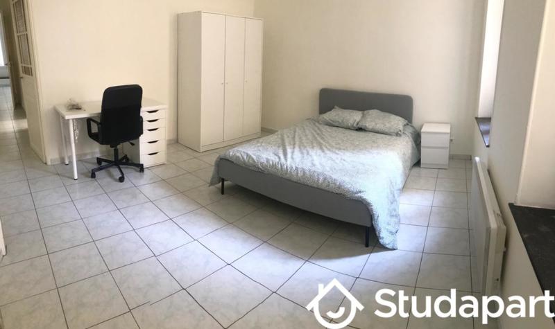 Chambre - 12 m² - 1 pièce
