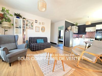 Maison - 94 m² - 5 pièces