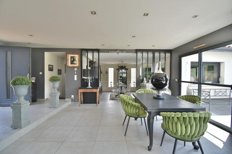 Maison - 210 m² - 7 pièces