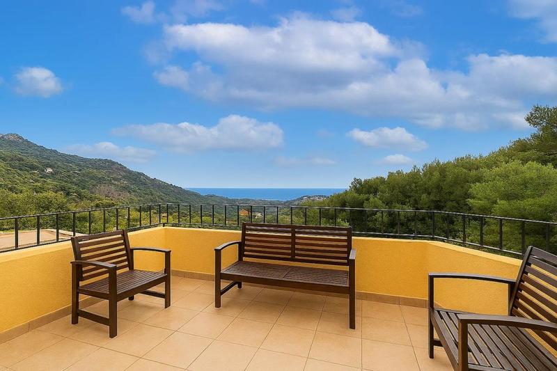 Villa - 100 m² - 3 pièces