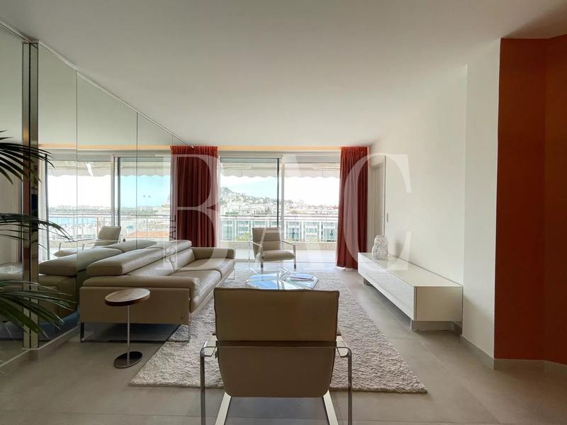 Appartement - 95 m² - 3 pièces