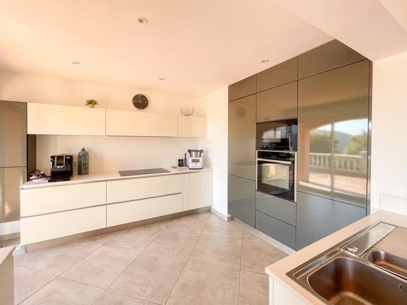 Maison - 142 m² - 6 pièces