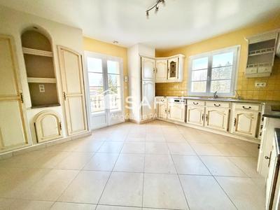 Maison - 159 m² - 6 pièces