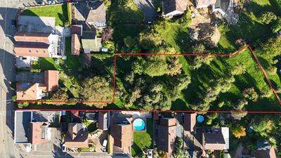 Terrain constructible - 3 000 m²