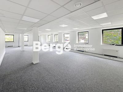 Bureau - 219 m²