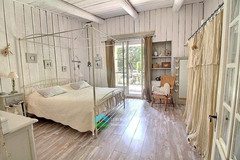 Maison - 300 m² - 7 pièces