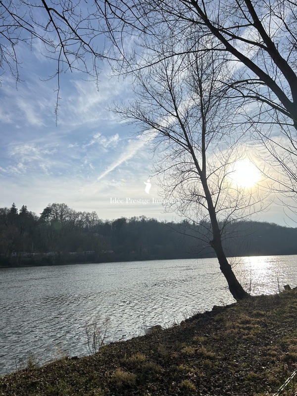 Maison - 443 m² - 12 pièces