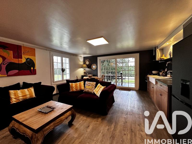 Maison - 300 m² - 8 pièces