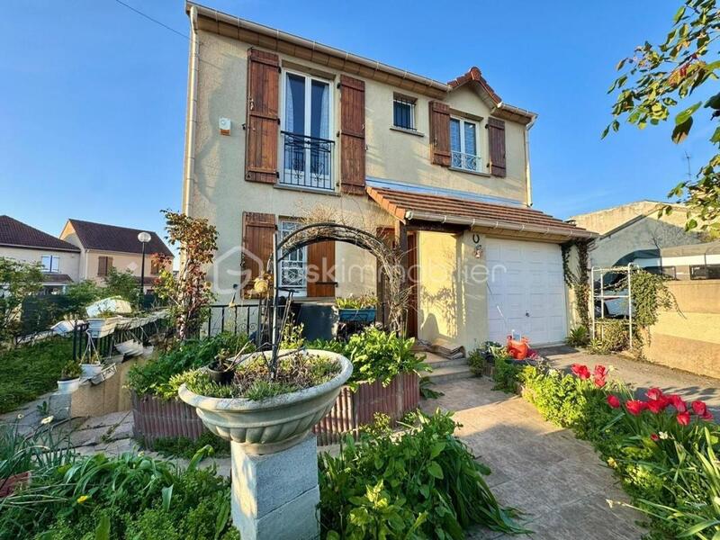 Maison - 92 m² - 5 pièces