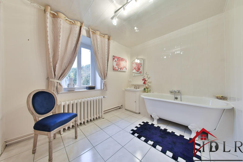 Château - 386 m² - 15 pièces