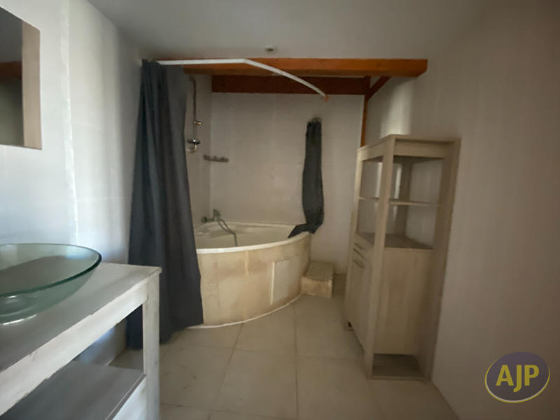 Immeuble - 123 m² - 8 pièces