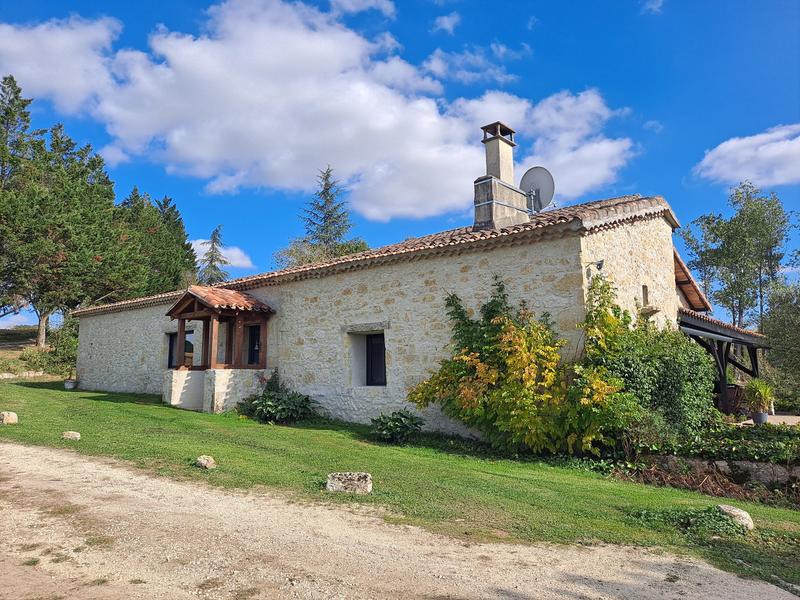 Maison - 198 m² - 7 pièces