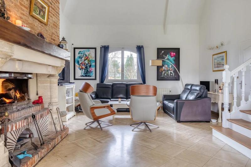 Propriété - 318 m² - 7 pièces