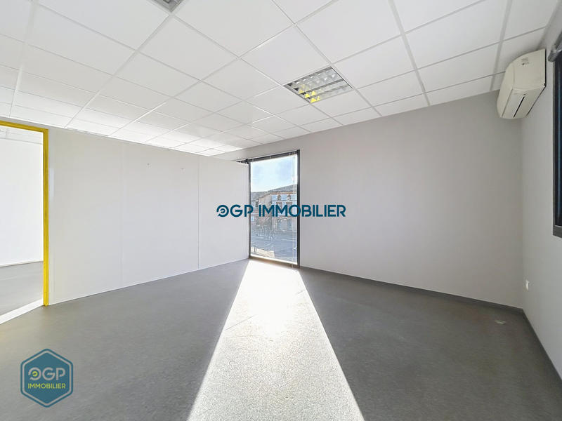 Local commercial - 130 m² - 5 pièces