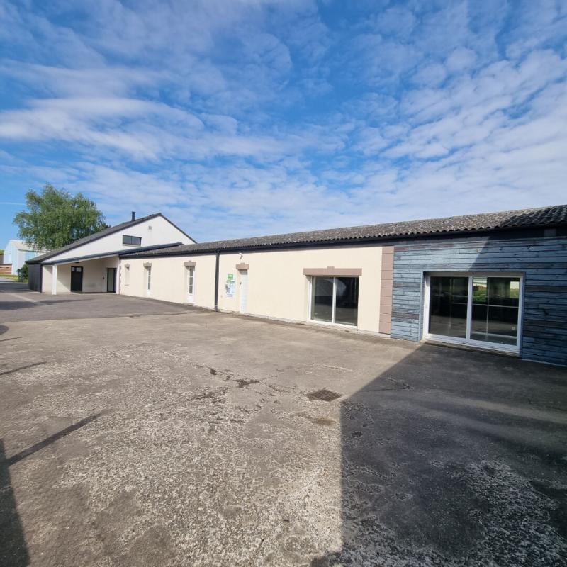 Local commercial - 749 m² - 5 pièces