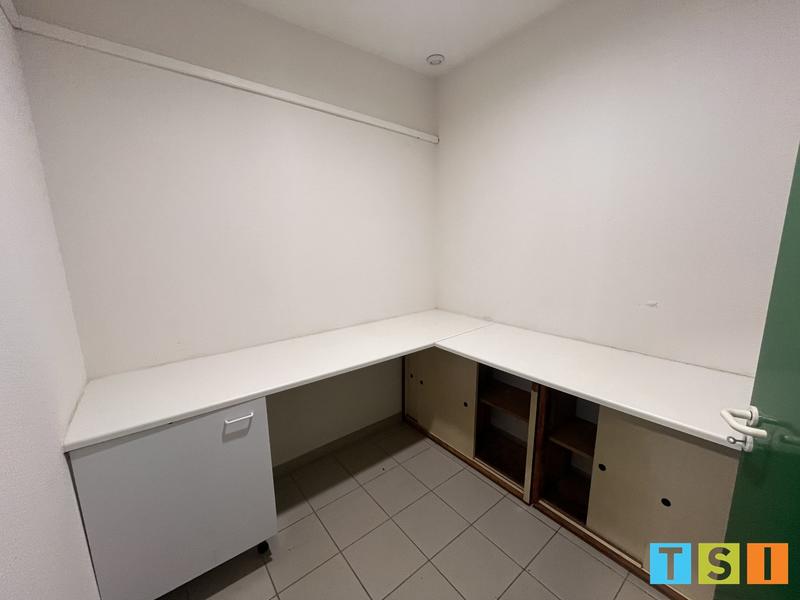 Local d'activités - 199 m² - 3 pièces